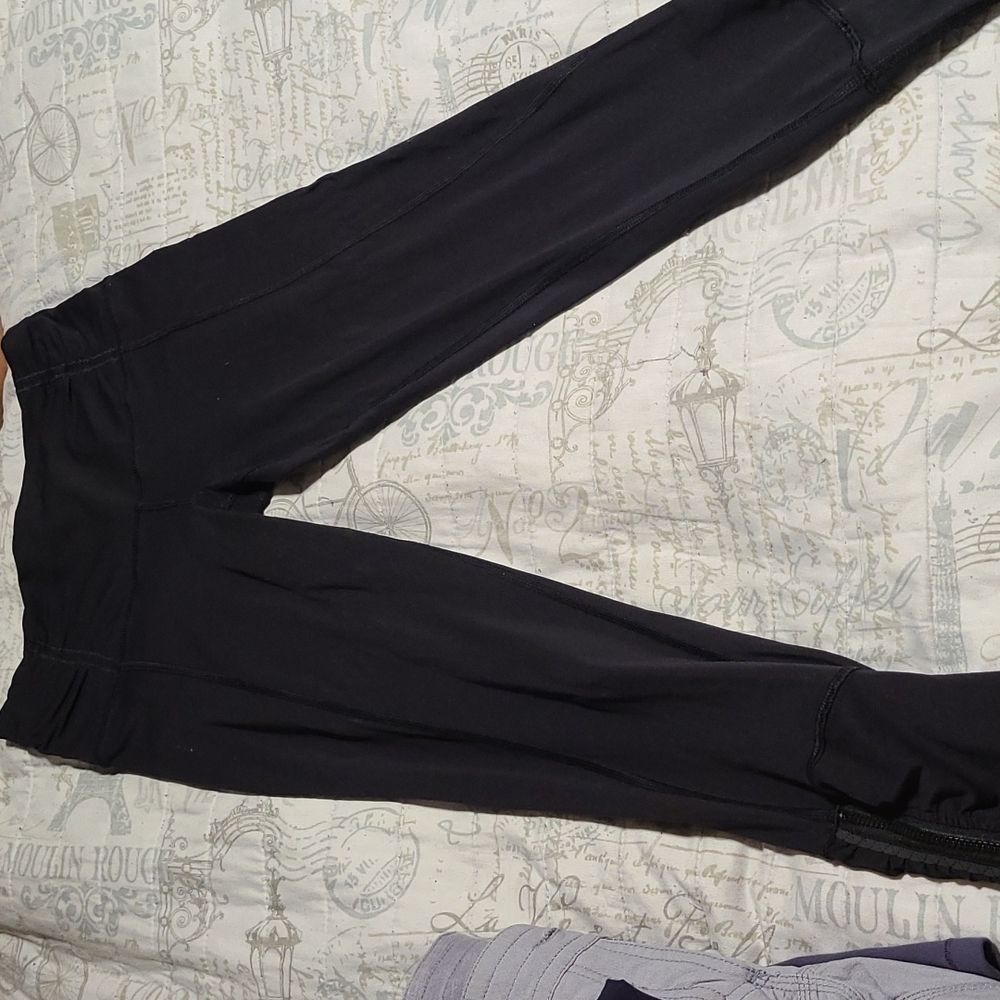 COPY - Lululemon lemon pants